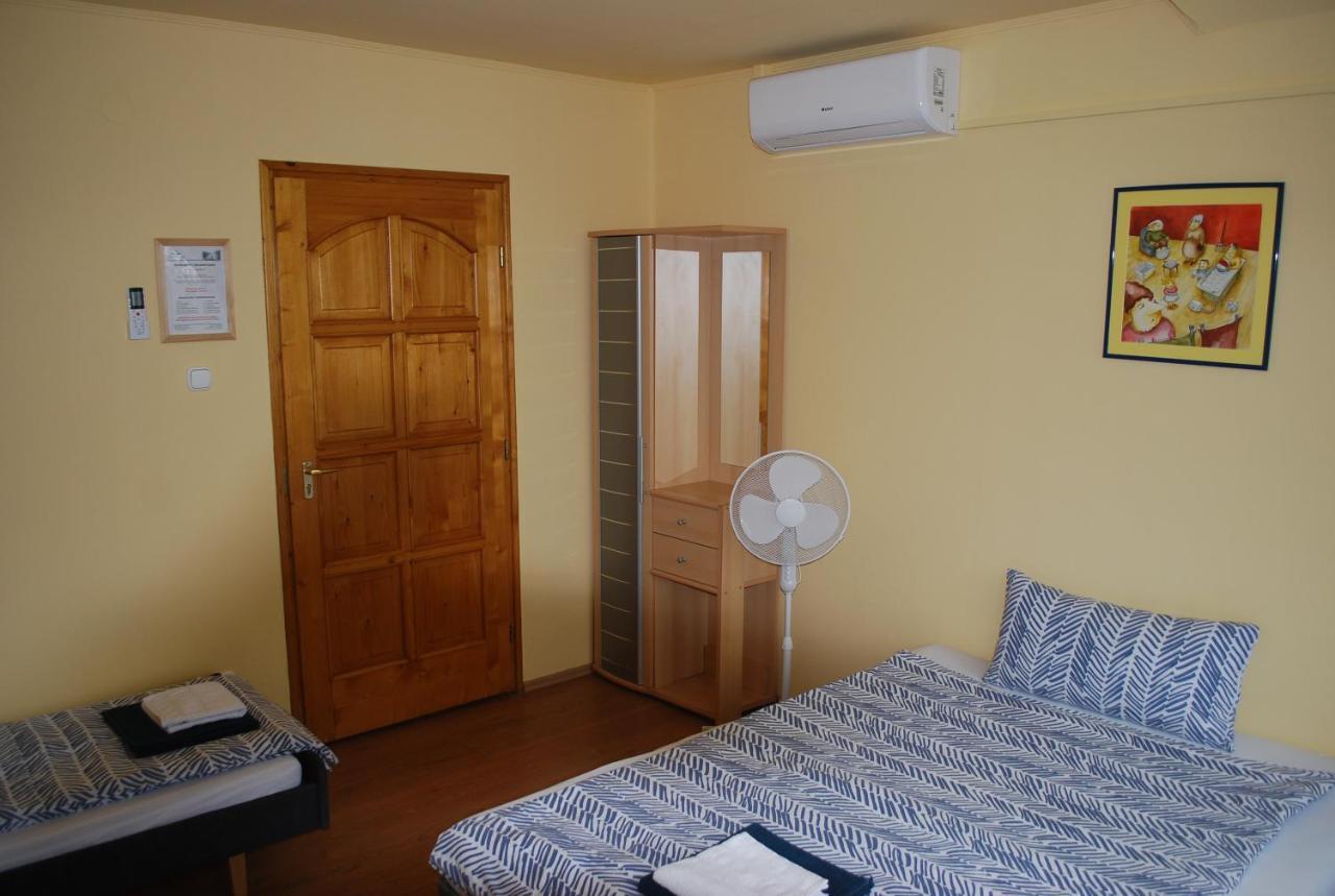 Casa Napsugar Panzio Bed & Breakfast Apostag Exterior photo