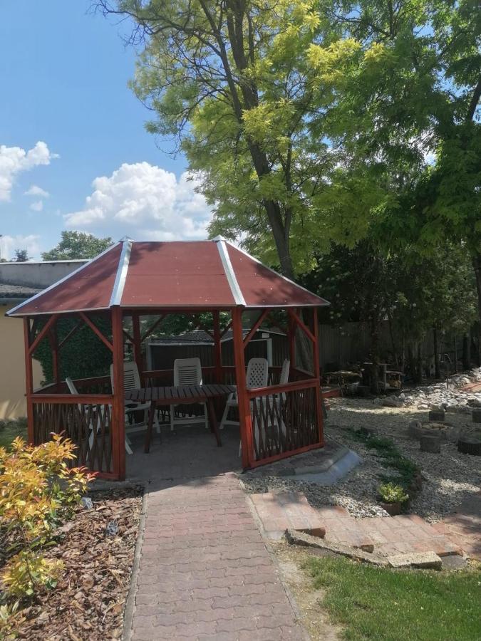 Casa Napsugar Panzio Bed & Breakfast Apostag Exterior photo